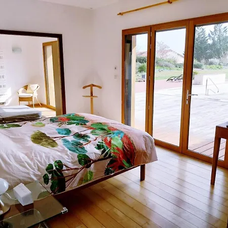 Дом отдыха Maison Bernard Piscine Jacuzzi