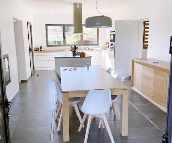 Maison Bernard Piscine Jacuzzi Флёранс