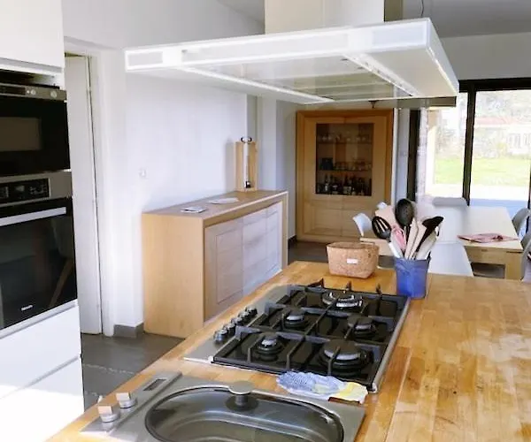 Maison Bernard Piscine Jacuzzi Дом отдыха