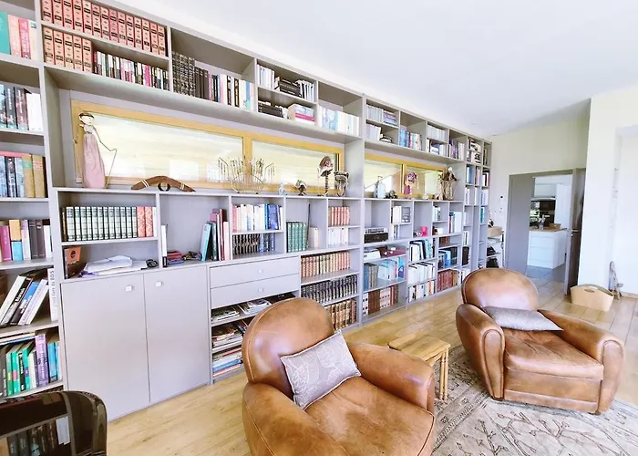 Дом отдыха Maison Bernard Piscine Jacuzzi *