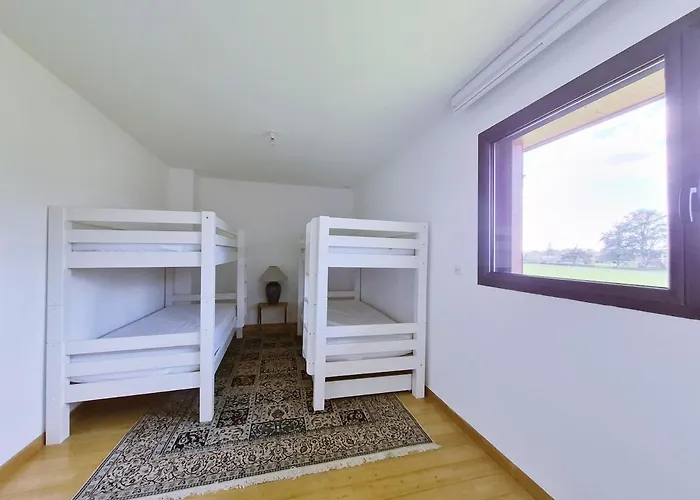 Maison Bernard Piscine Jacuzzi *