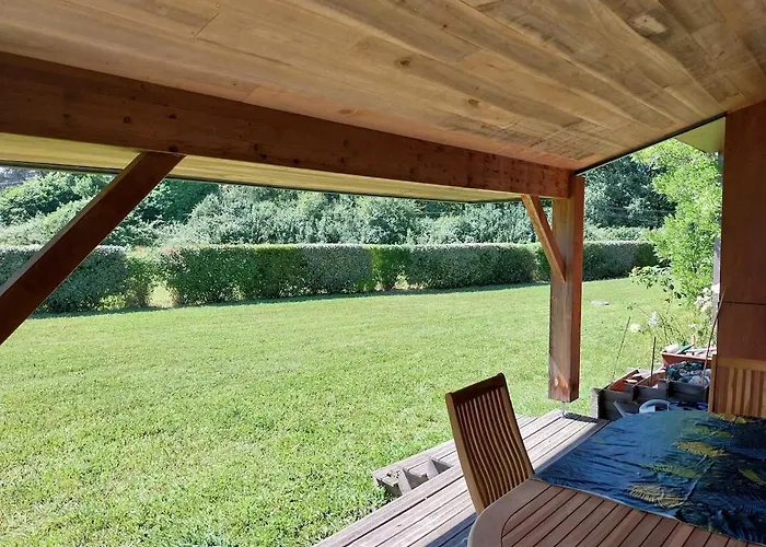 Дом отдыха Maison Bernard Piscine Jacuzzi *